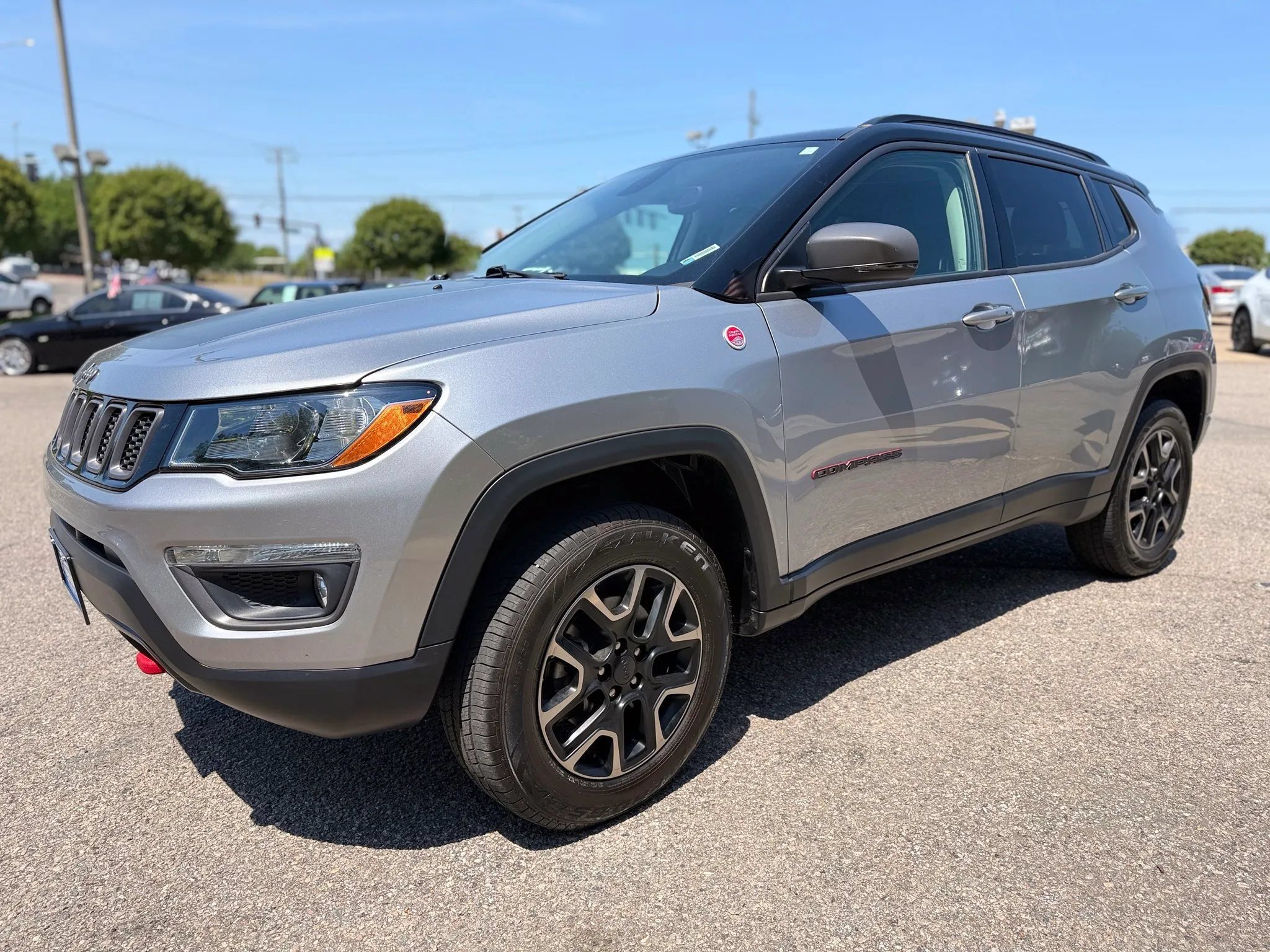 Used 2019 Jeep Compass Trailhawk w/ Cold Weather Group AWD/4WD image 9