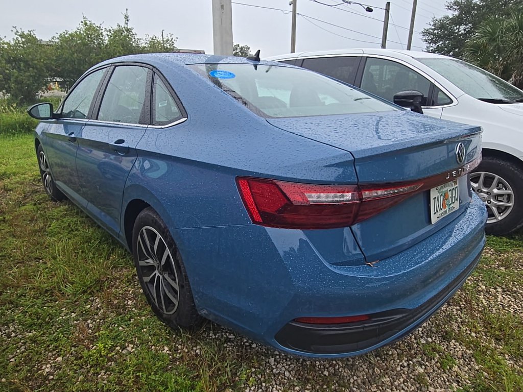 Used 2026 Volkswagen Jetta SE FWD image 7
