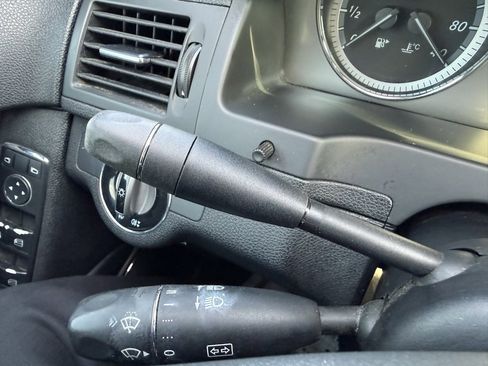 Used 2010 Mercedes-Benz C 300 Sedan image 22