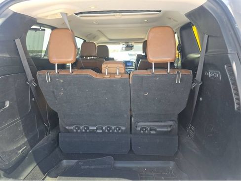Used 2017 Chrysler Pacifica Limited FWD image 10