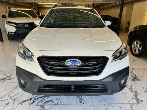 Used 2022 Subaru Outback Limited AWD/4WD image 2