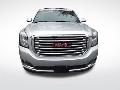 Used 2017 GMC Yukon SLT w/ Premium Edition image 8