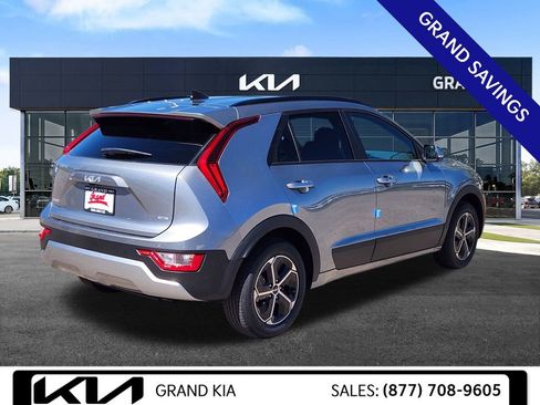 New 2025 Kia Niro EX image 5