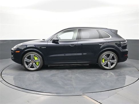 Certified 2023 Porsche Cayenne Turbo S image 2