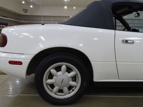 Used 1991 MAZDA MX-5 Miata RWD image 33