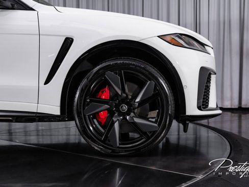 Used 2024 Jaguar F-PACE SVR image 22