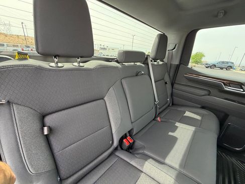 New 2026 GMC Sierra 1500 Elevation image 17