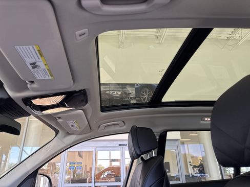 Used 2024 BMW X7 xDrive40i w/ Premium Package image 29