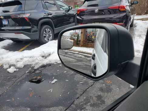 Used 2020 Ford Transit Connect XLT image 13