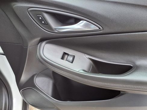 Used 2023 Buick Encore GX Essence w/ Experience Buick Package FWD image 26