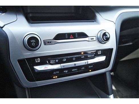 Used 2020 Ford Explorer XLT w/ Equipment Group 202A image 26