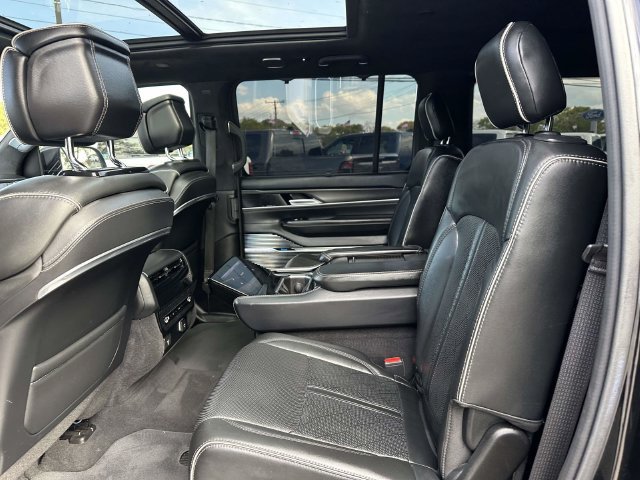 Used 2024 Jeep Grand Wagoneer Series II Obsidian w/ Quick Order Packagew 28T AWD/4WD image 7