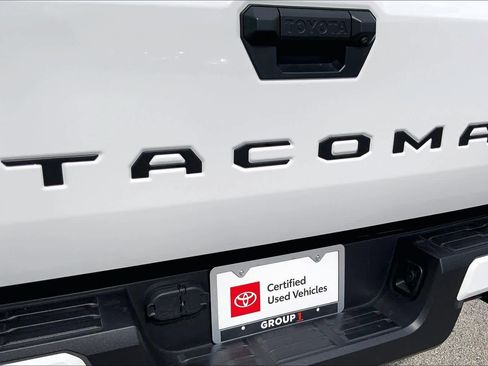 Used 2024 Toyota Tacoma TRD Off-Road image 9