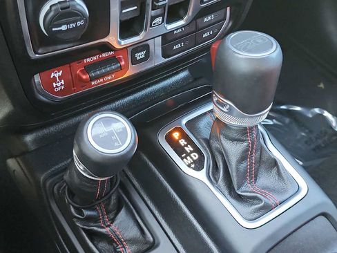 Used 2023 Jeep Wrangler Unlimited Rubicon 4xe AWD/4WD image 20