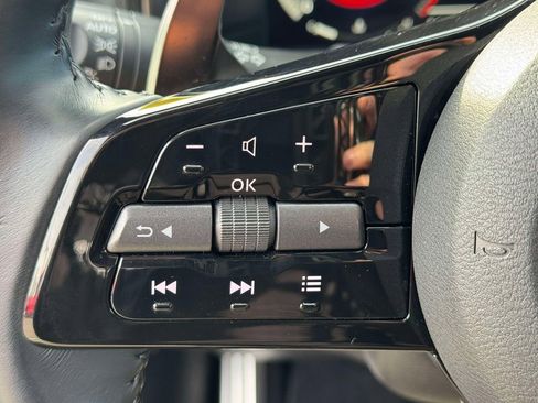 Certified 2024 Nissan Z Performance image 18