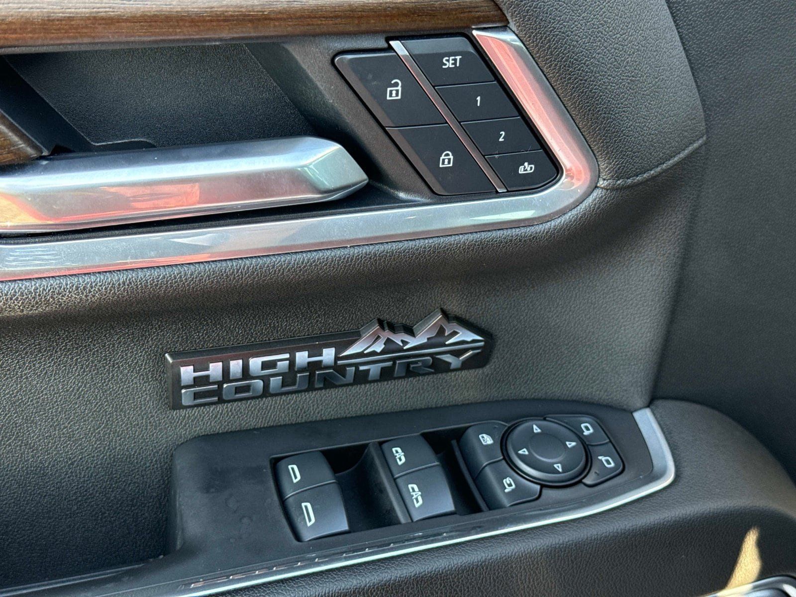 Used 2025 Chevrolet Silverado 1500 High Country w/ Technology Package AWD/4WD image 20