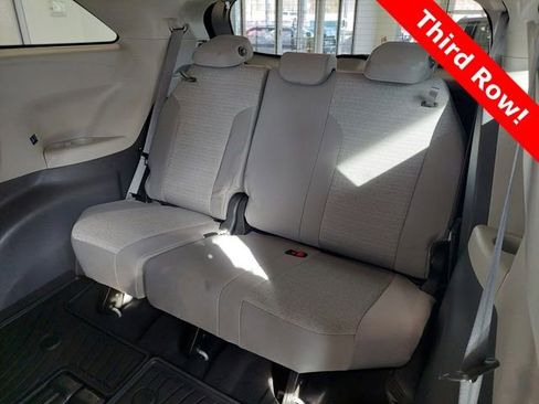 Used 2022 Toyota Sienna LE image 11