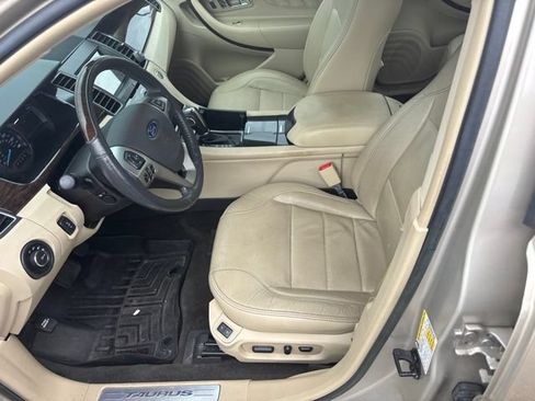 Used 2018 Ford Taurus Limited w/ Driver Assist Package FWD image 5