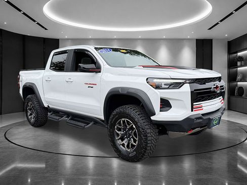 Certified 2024 Chevrolet Colorado ZR2 w/ ZR2 Convenience Package III AWD/4WD image 2