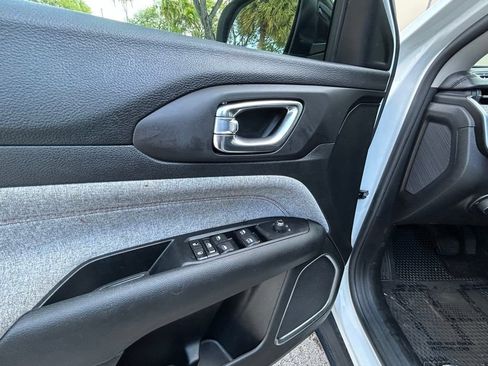 Certified 2022 Jeep Compass Latitude AWD/4WD image 16