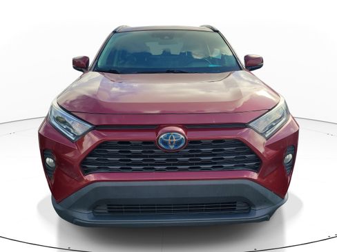 Used 2020 Toyota RAV4 XLE w/ Convenience Package AWD/4WD image 2