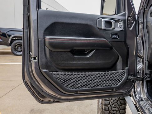 Used 2024 Jeep Gladiator Rubicon AWD/4WD image 36