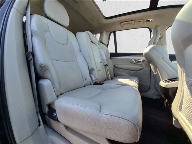 Used 2022 Volvo XC90 T5 Momentum AWD/4WD image 22