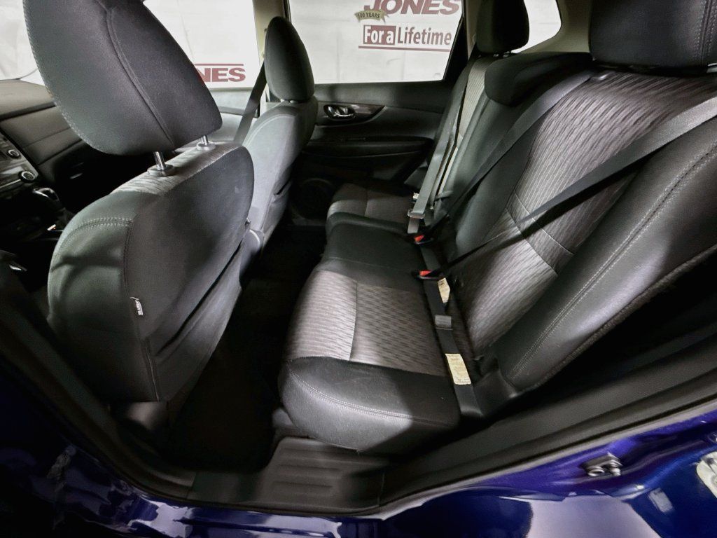 Used 2018 Nissan Rogue SV AWD/4WD image 26