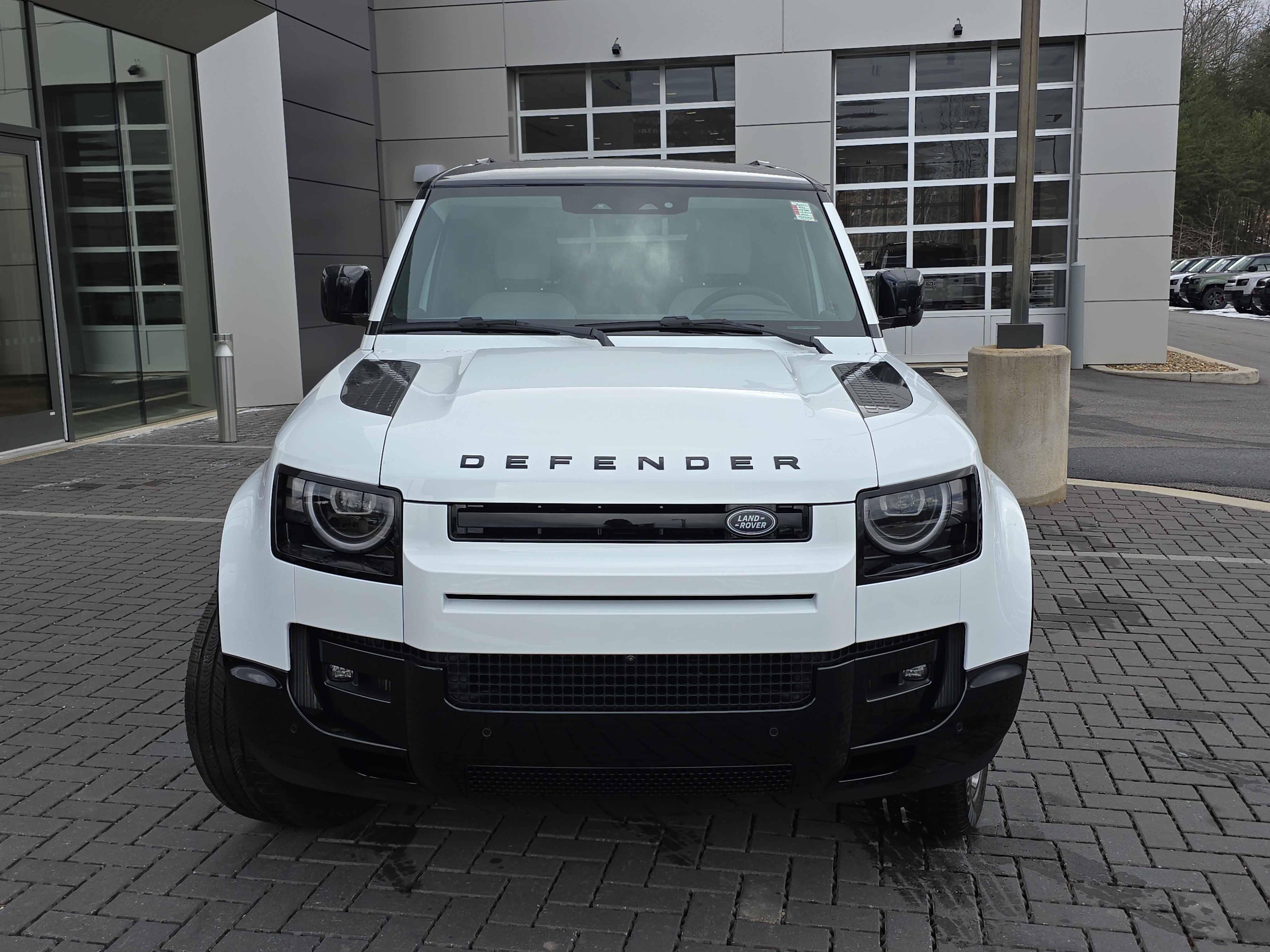 Certified 2026 Land Rover Defender 110 X-Dynamic SE AWD/4WD image 2