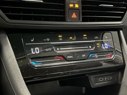 New 2025 Volkswagen Jetta SE image 11