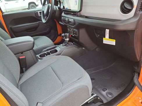 New 2025 Jeep Gladiator Sport image 24
