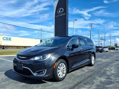 Used 2017 Chrysler Pacifica Touring-L Plus