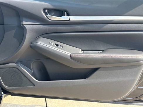 New 2026 Nissan Altima 2.5 SR FWD image 16