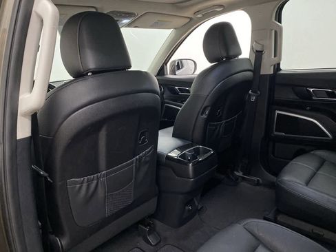 Used 2021 Kia Telluride EX w/ EX Premium Package image 16