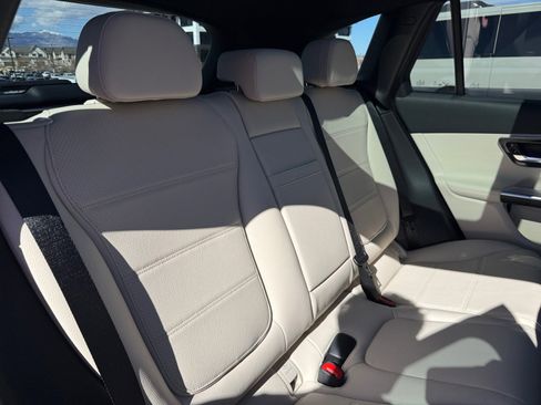 New 2026 Mercedes-Benz GLC 300 4MATIC image 18