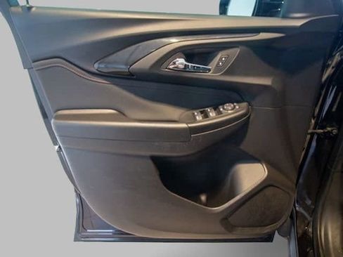 Certified 2023 Chevrolet TrailBlazer RS w/ Convenience Package image 11