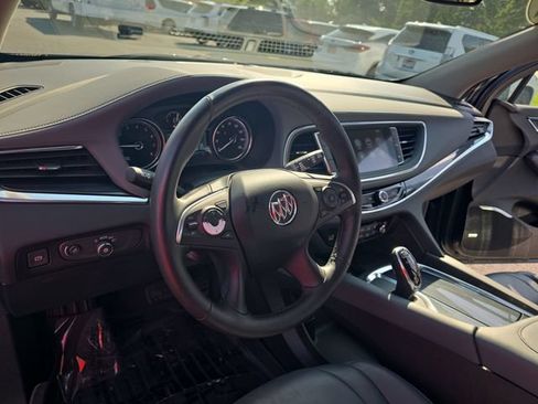 Used 2018 Buick Enclave Premium FWD image 18