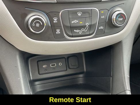 Used 2023 Chevrolet Equinox LT image 9