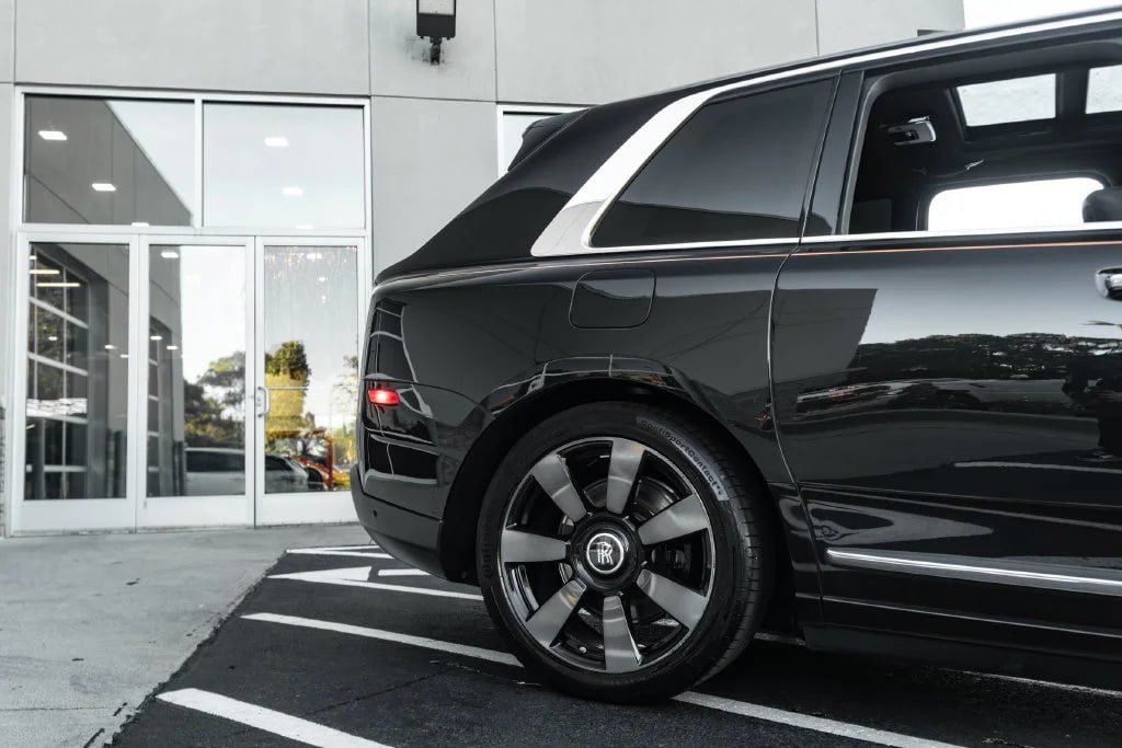 Used 2019 Rolls-Royce Cullinan AWD/4WD image 8