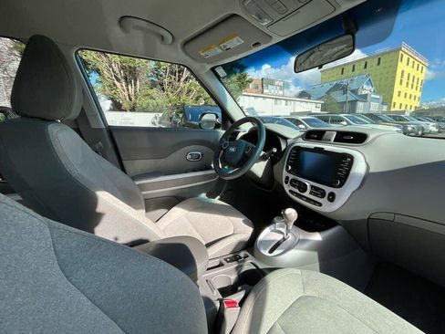 Used 2016 Kia Soul EV image 17