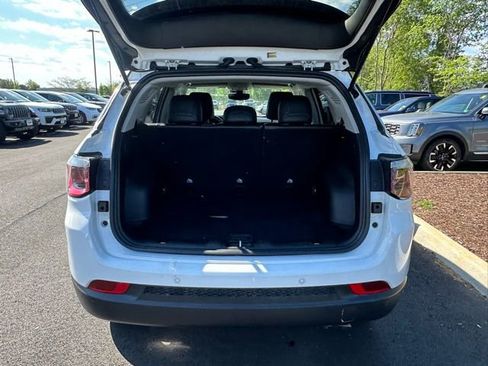 Used 2022 Jeep Compass Limited AWD/4WD image 14