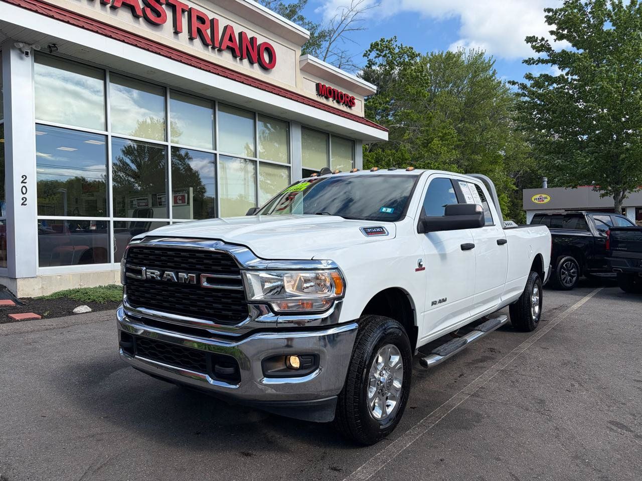 Used 2022 RAM 3500 Big Horn AWD/4WD image 2
