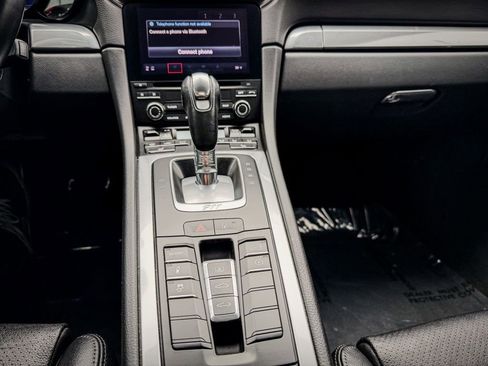 Used 2019 Porsche 911 Carrera image 17