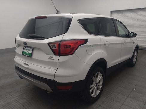 Used 2019 Ford Escape SE FWD image 9
