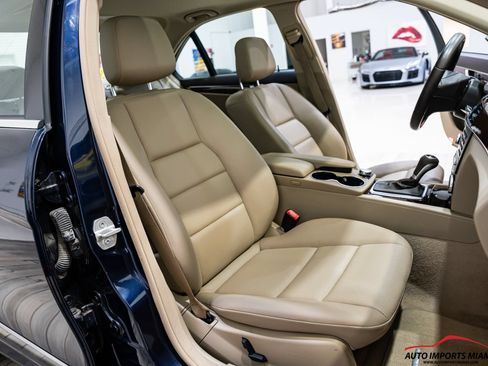 Used 2013 Mercedes-Benz C 250 Sedan image 38