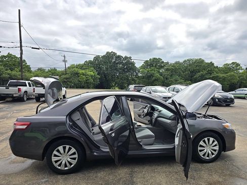 Used 2011 Toyota Camry image 50