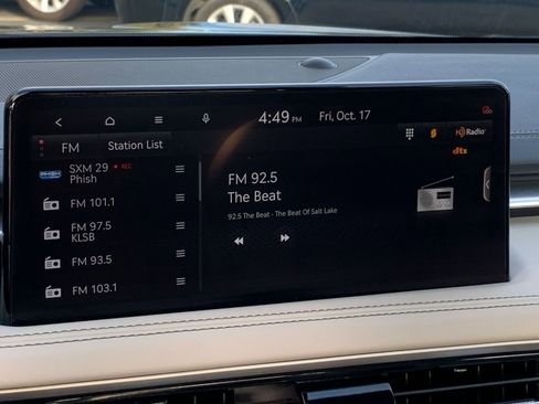 Used 2025 Genesis G70 2.5T image 21