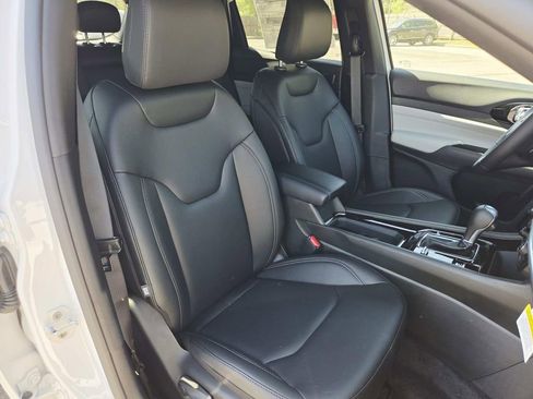 New 2026 Jeep Compass Limited w/ Sun, Sound & Navigation Group image 16