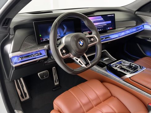 Used 2023 BMW 760i xDrive w/ Executive Package AWD/4WD image 4