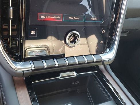 New 2026 GMC Yukon XL Denali w/ Sun & Power Step Package AWD/4WD image 23